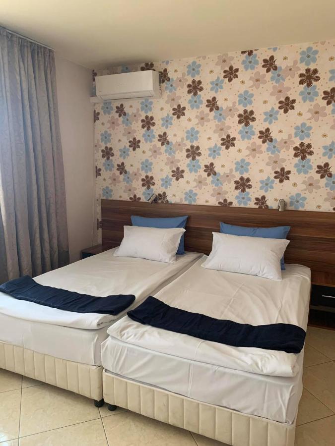 וארנה Семеен Хотел Брилянс - Family Hotel Brilliance מראה חיצוני תמונה