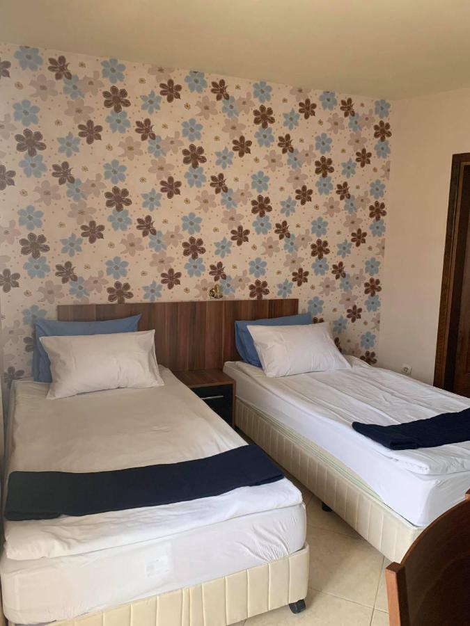 וארנה Семеен Хотел Брилянс - Family Hotel Brilliance מראה חיצוני תמונה
