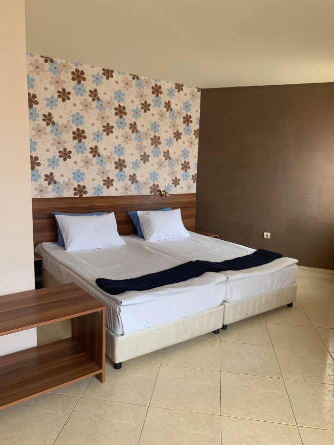 וארנה Семеен Хотел Брилянс - Family Hotel Brilliance מראה חיצוני תמונה