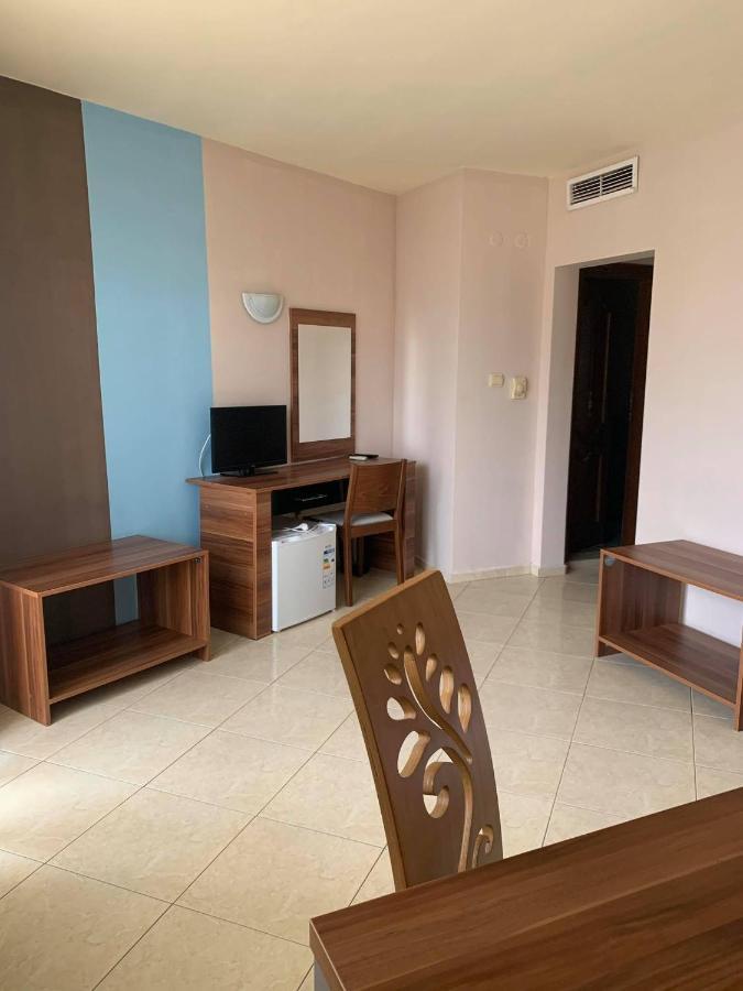וארנה Семеен Хотел Брилянс - Family Hotel Brilliance מראה חיצוני תמונה