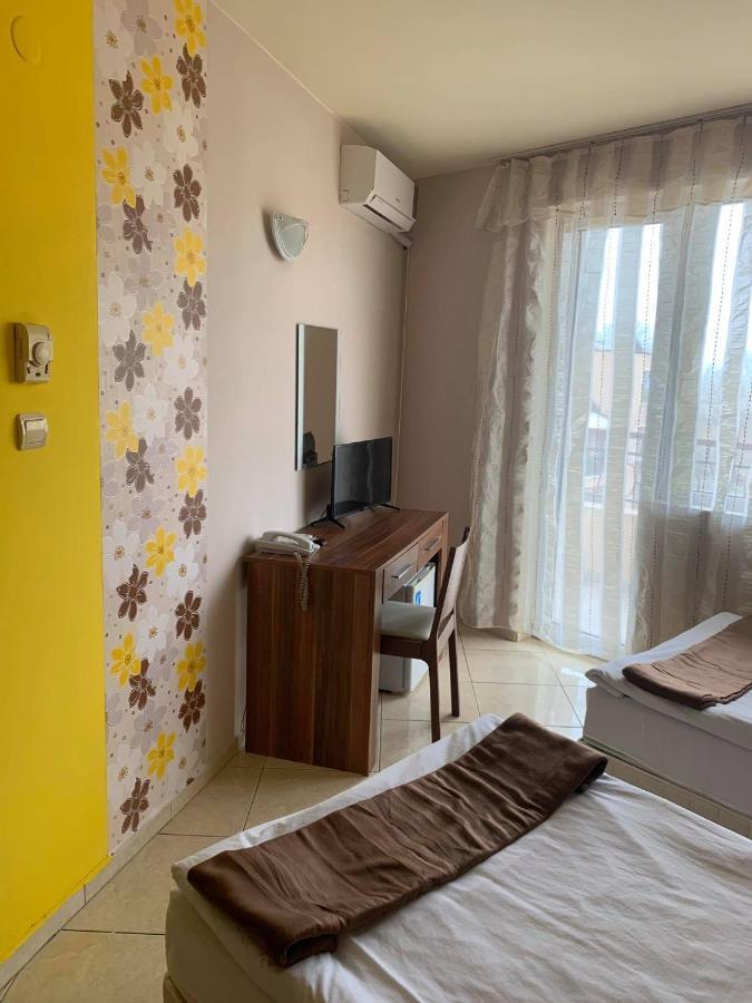 וארנה Семеен Хотел Брилянс - Family Hotel Brilliance מראה חיצוני תמונה