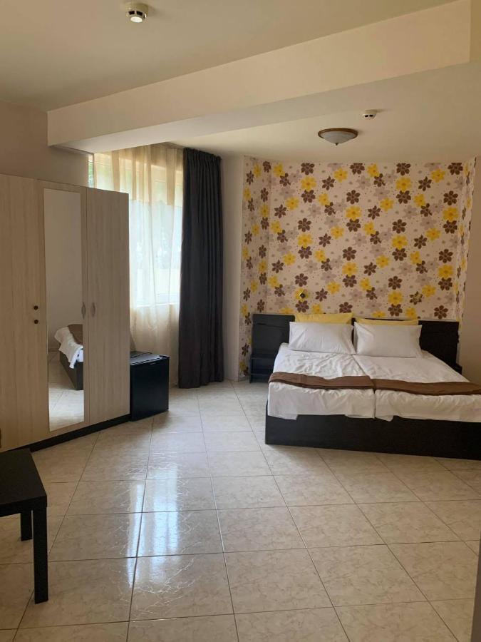 וארנה Семеен Хотел Брилянс - Family Hotel Brilliance מראה חיצוני תמונה