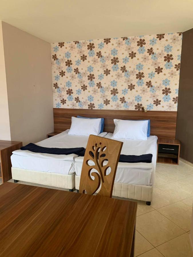 וארנה Семеен Хотел Брилянс - Family Hotel Brilliance מראה חיצוני תמונה