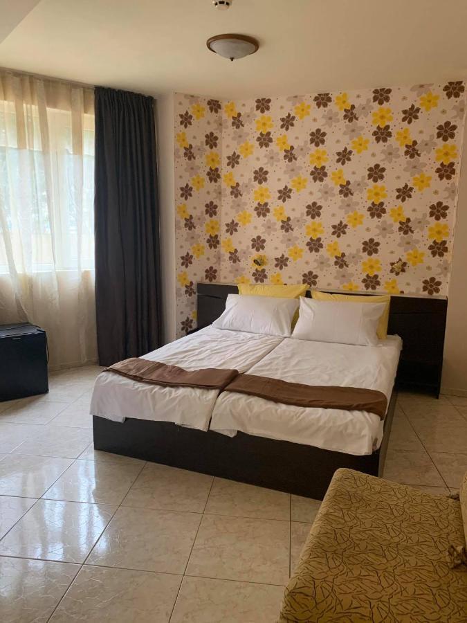 וארנה Семеен Хотел Брилянс - Family Hotel Brilliance מראה חיצוני תמונה