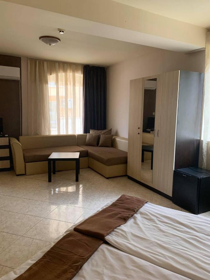 וארנה Семеен Хотел Брилянс - Family Hotel Brilliance מראה חיצוני תמונה