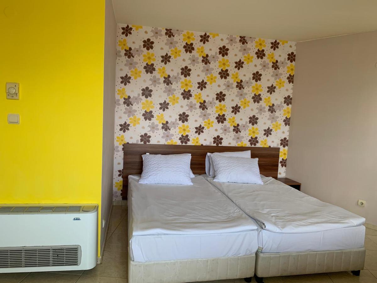 וארנה Семеен Хотел Брилянс - Family Hotel Brilliance מראה חיצוני תמונה